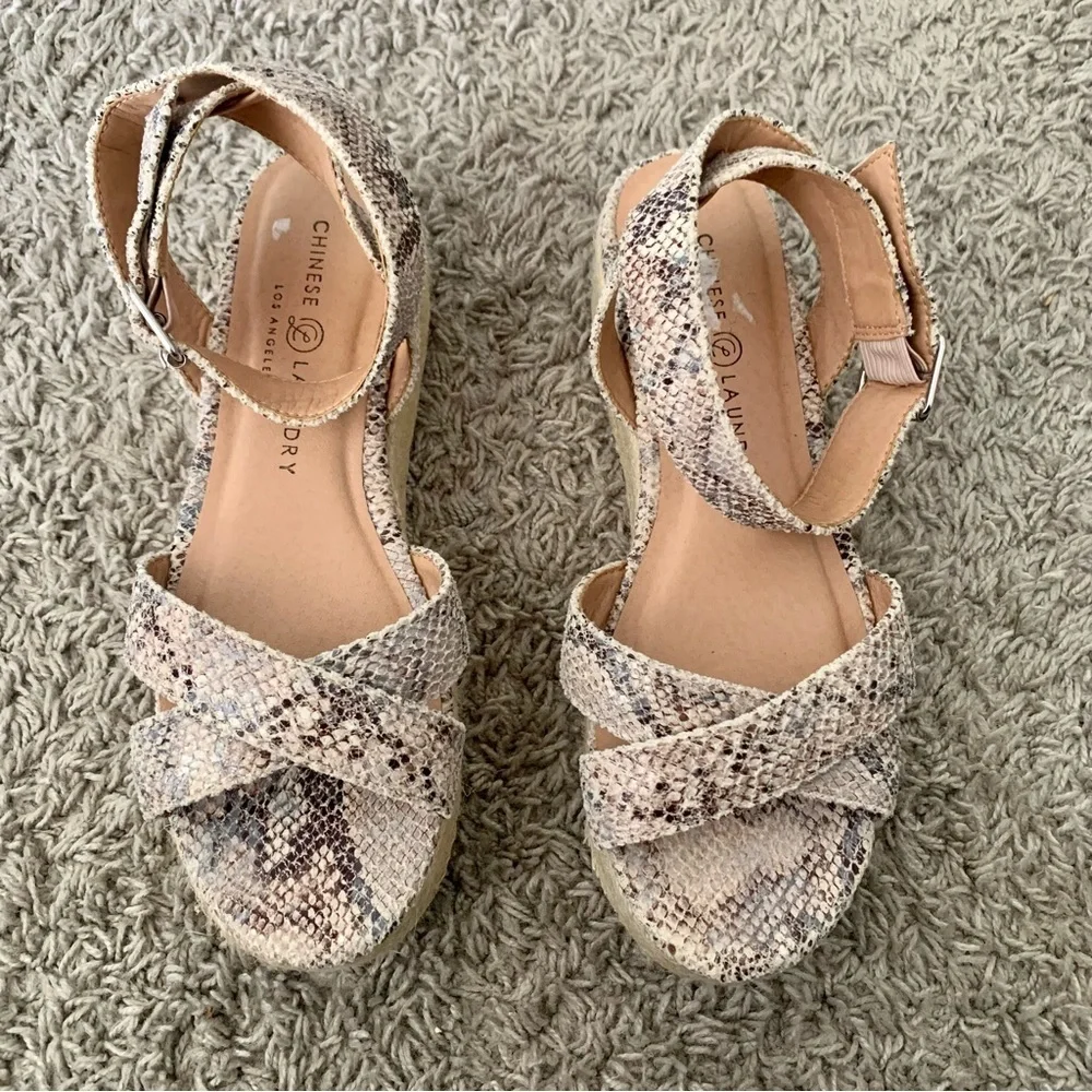 Chinese Laundry Zala espadrille/wedge platform sandals,‎ snake print size 8.5/39